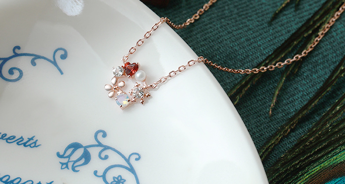 Elegant Japanese Floral Pearl & Garnet Necklace