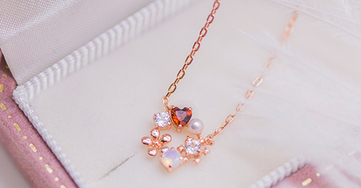 Elegant Japanese Floral Pearl & Garnet Necklace