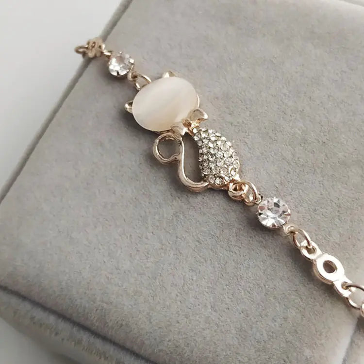 Chic Korean Cat Diamond Bracelet