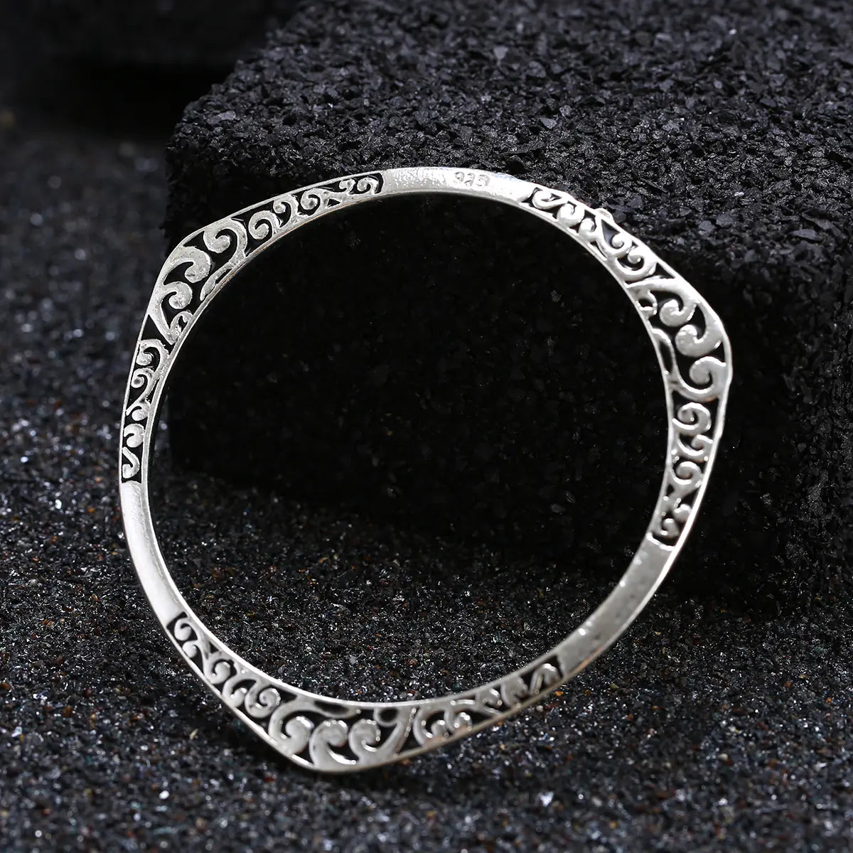 Vintage Floral Design Thai Silver Bracelet (Elegant)
