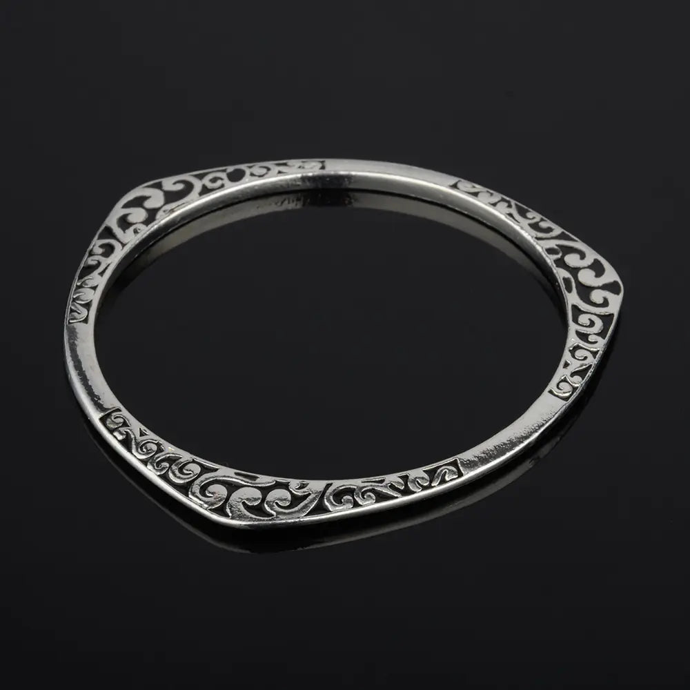 Vintage Floral Design Thai Silver Bracelet (Elegant)