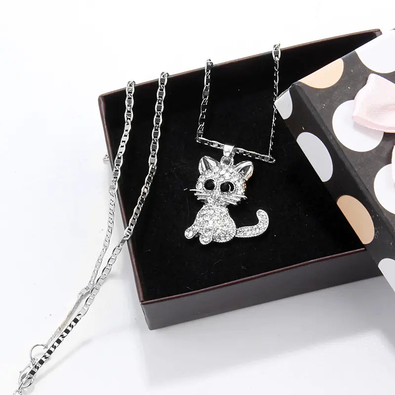 Fashionable Cat Necklace with Rhinestones